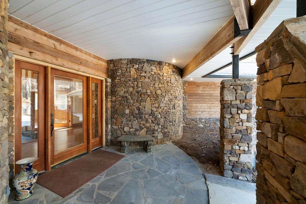 3289 Floyd Springs Road NE