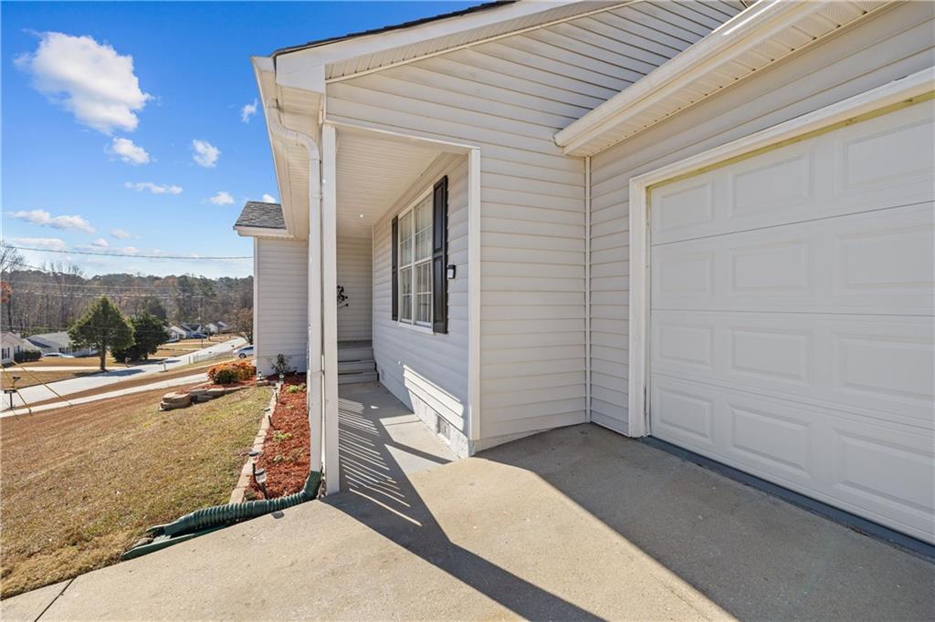6324 Amberly Road, Rex, Georgia image 2