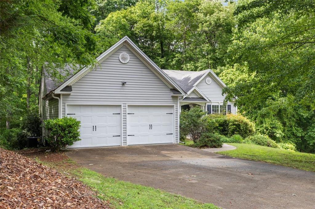 245 LONDON Lane