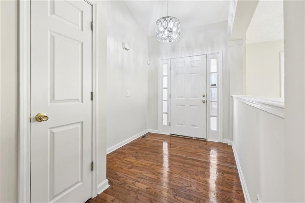 245 LONDON Lane