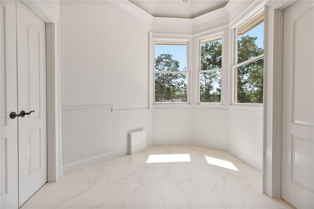 Malone's Pond - Residential