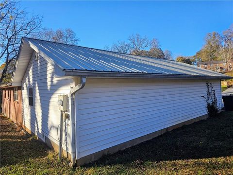 A home in Dahlonega