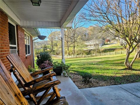 A home in Dahlonega