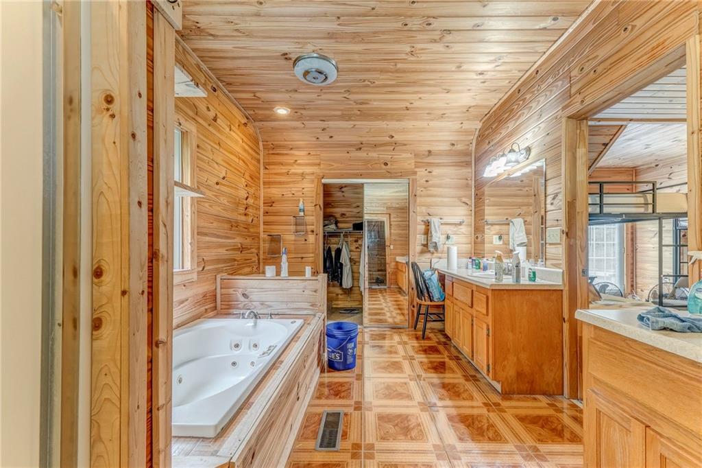 East of White/Pinelog - Residential