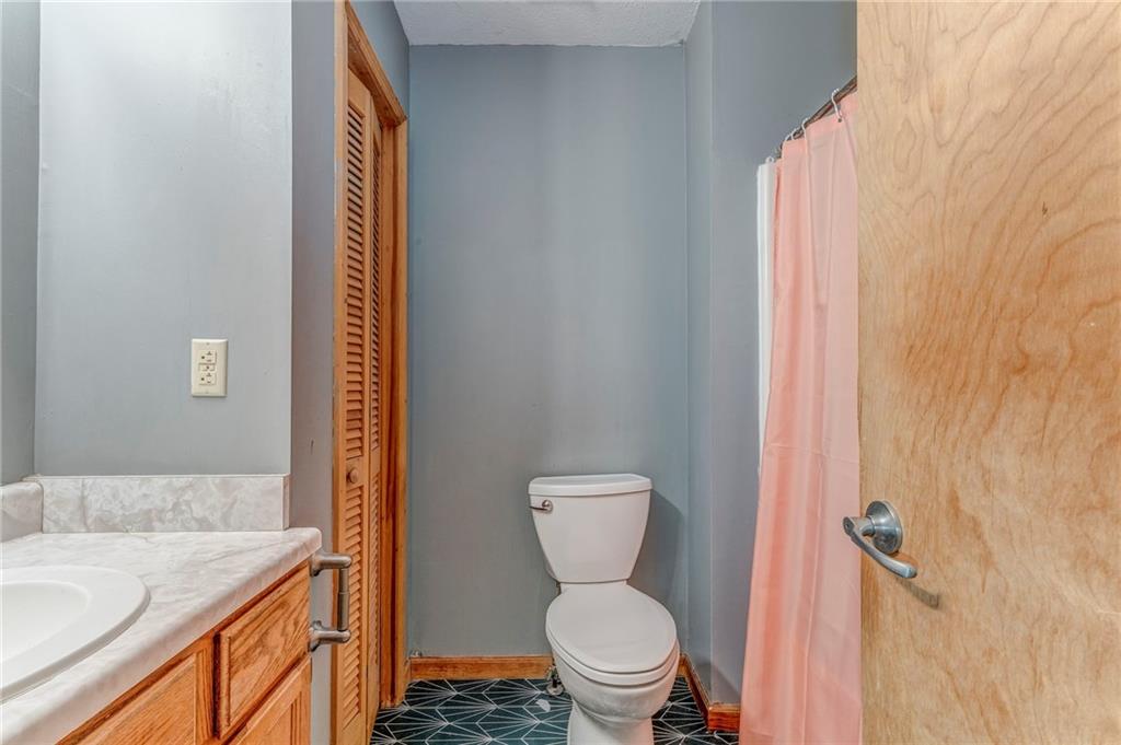 East of White/Pinelog - Residential