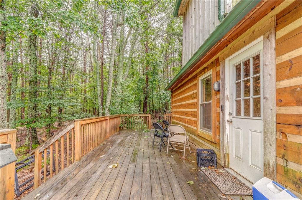 East of White/Pinelog - Residential