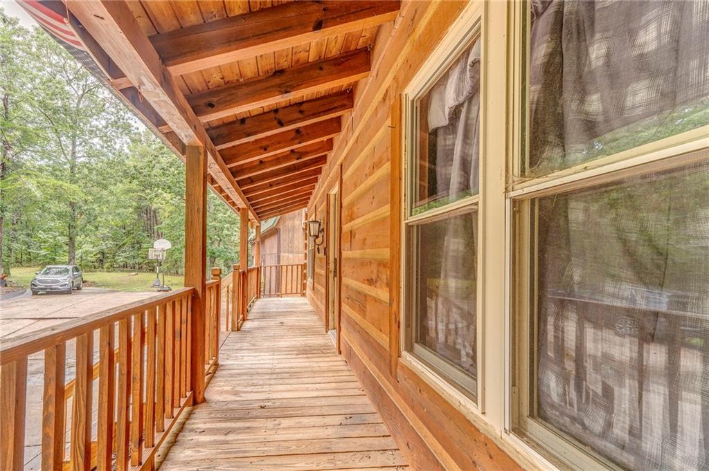 East of White/Pinelog - Residential