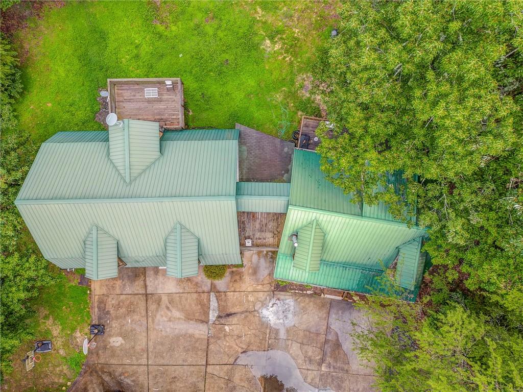 East of White/Pinelog - Residential