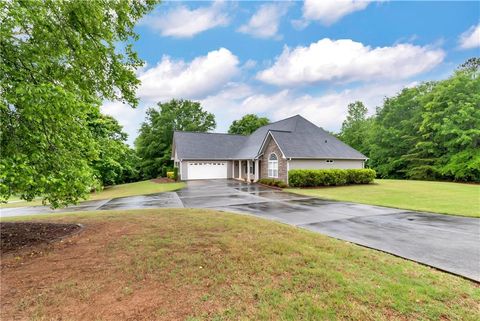 A home in Pendergrass