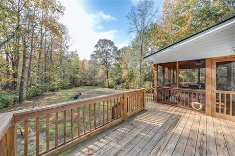 A home in Mount Airy