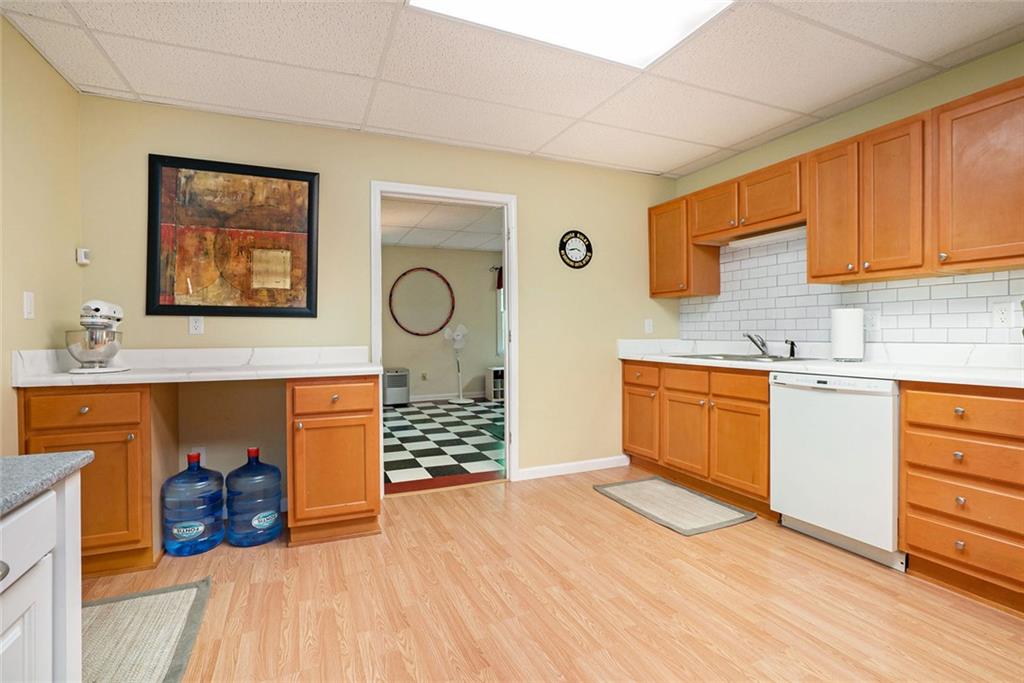 5020 Huntshire Lane, Lilburn, Georgia image 25