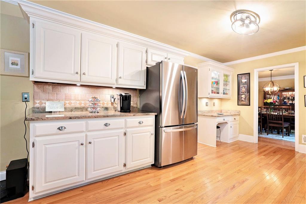 5020 Huntshire Lane, Lilburn, Georgia image 10