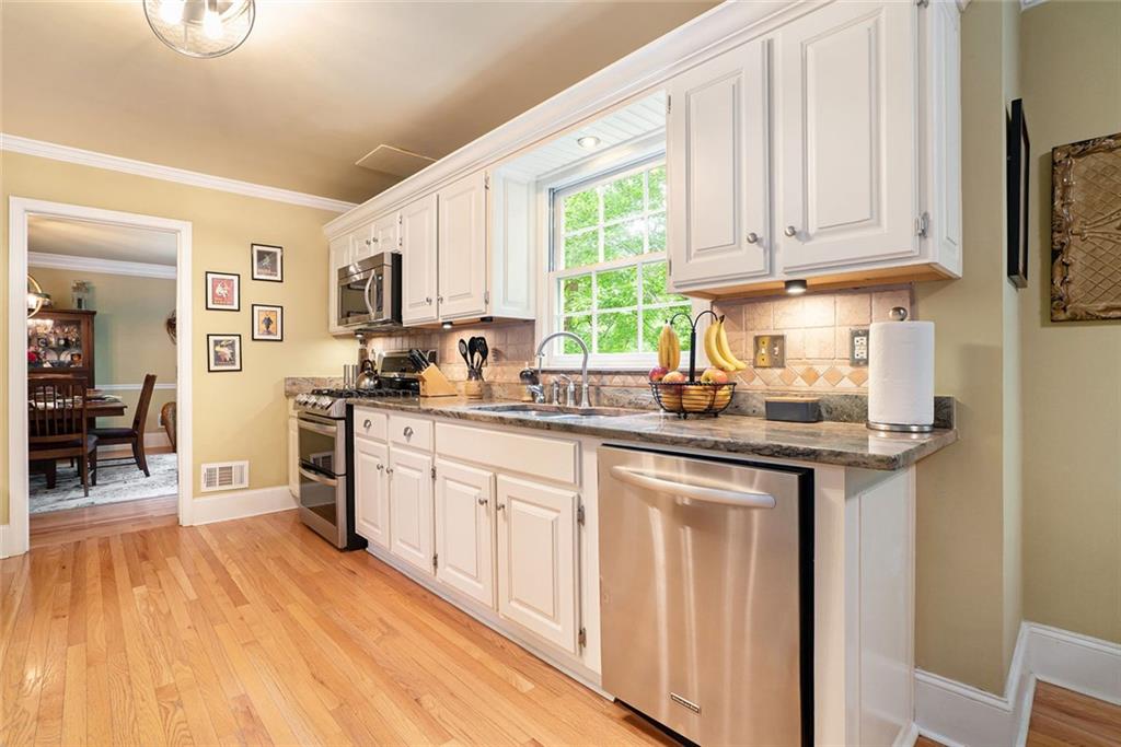 5020 Huntshire Lane, Lilburn, Georgia image 12