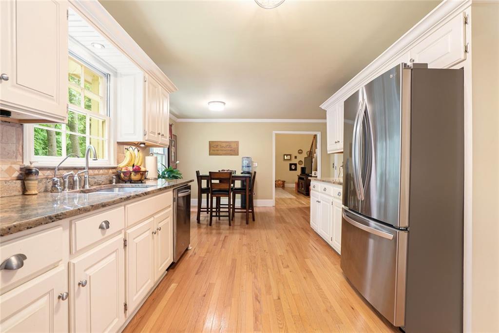 5020 Huntshire Lane, Lilburn, Georgia image 11