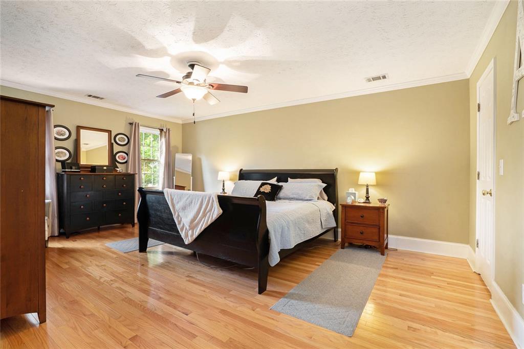5020 Huntshire Lane, Lilburn, Georgia image 13