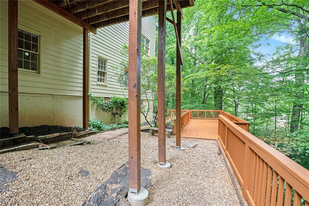 5020 Huntshire Lane, Lilburn, Georgia image 32