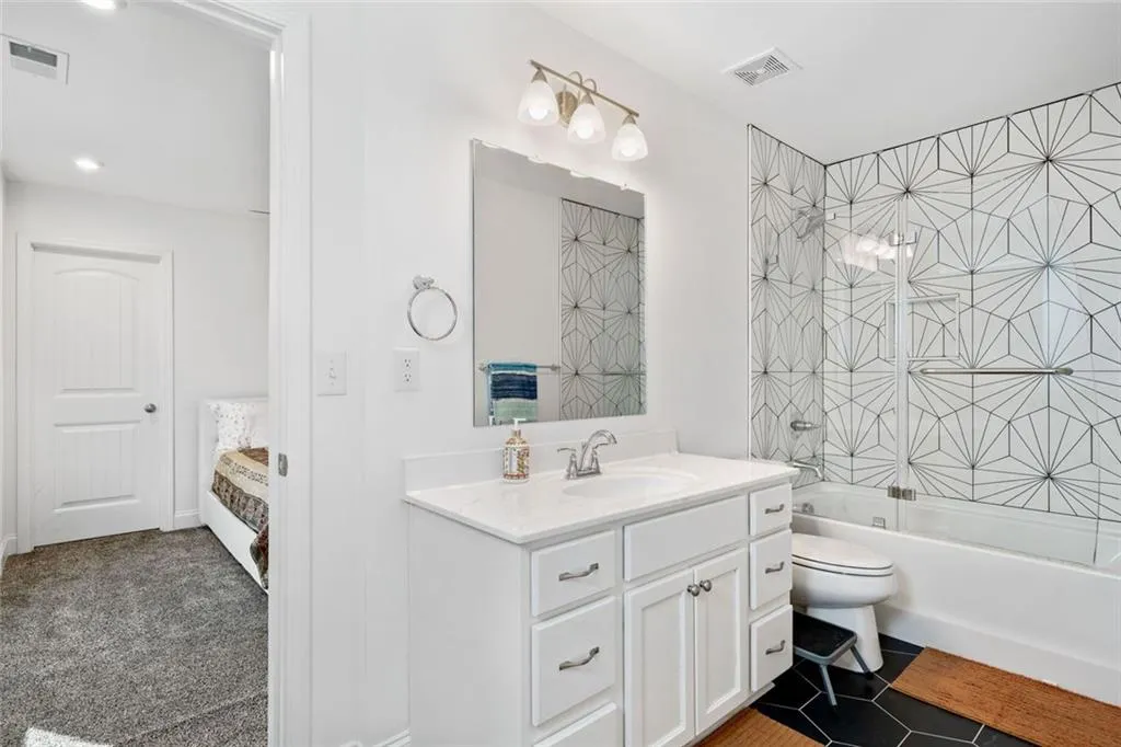 Canton, Georgia 30115, United States, 4 Bedrooms Bedrooms, ,4 BathroomsBathrooms,Residential,Active,138668