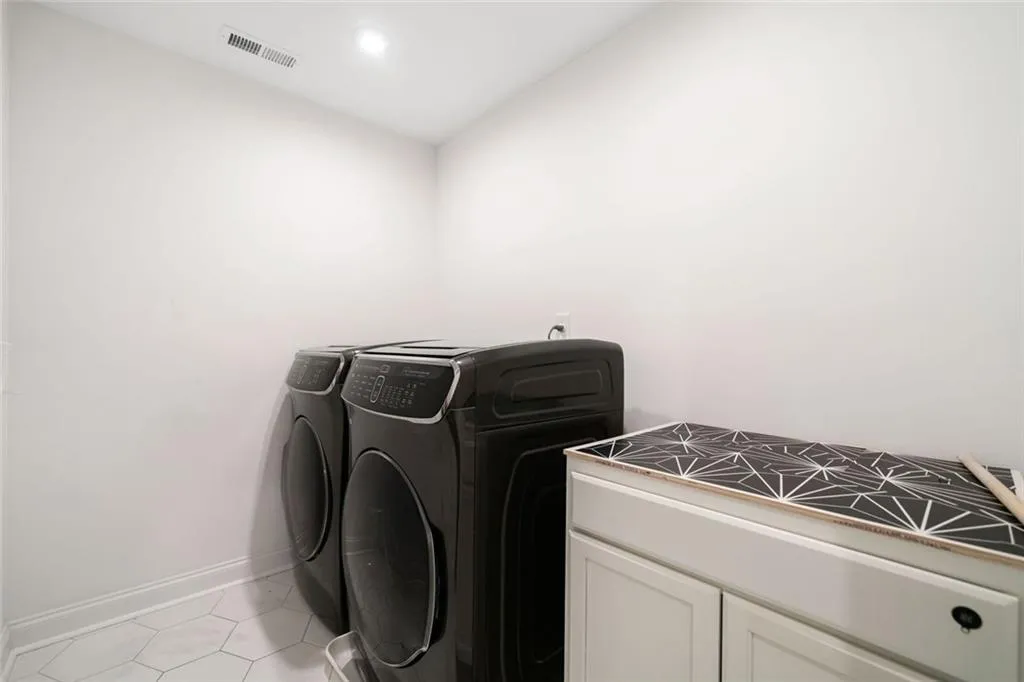 Canton, Georgia 30115, United States, 4 Bedrooms Bedrooms, ,4 BathroomsBathrooms,Residential,Active,138668