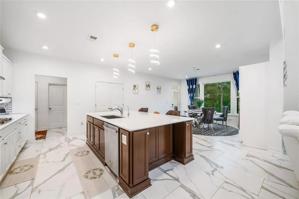 Canton, Georgia 30115, United States, 4 Bedrooms Bedrooms, ,4 BathroomsBathrooms,Residential,Active,138668