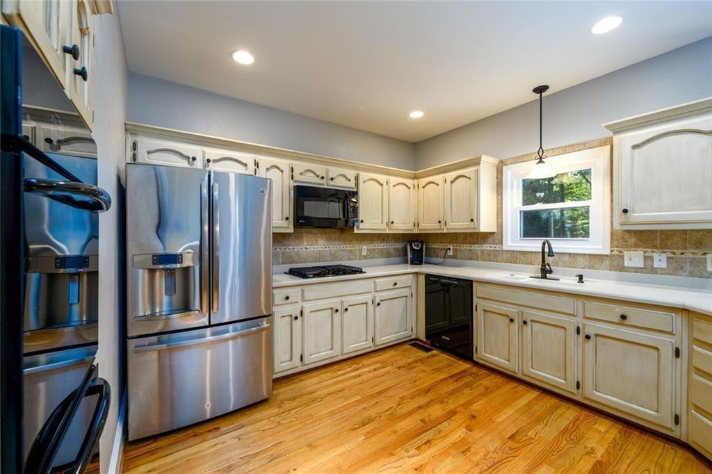 1202 Lake Washington Drive
