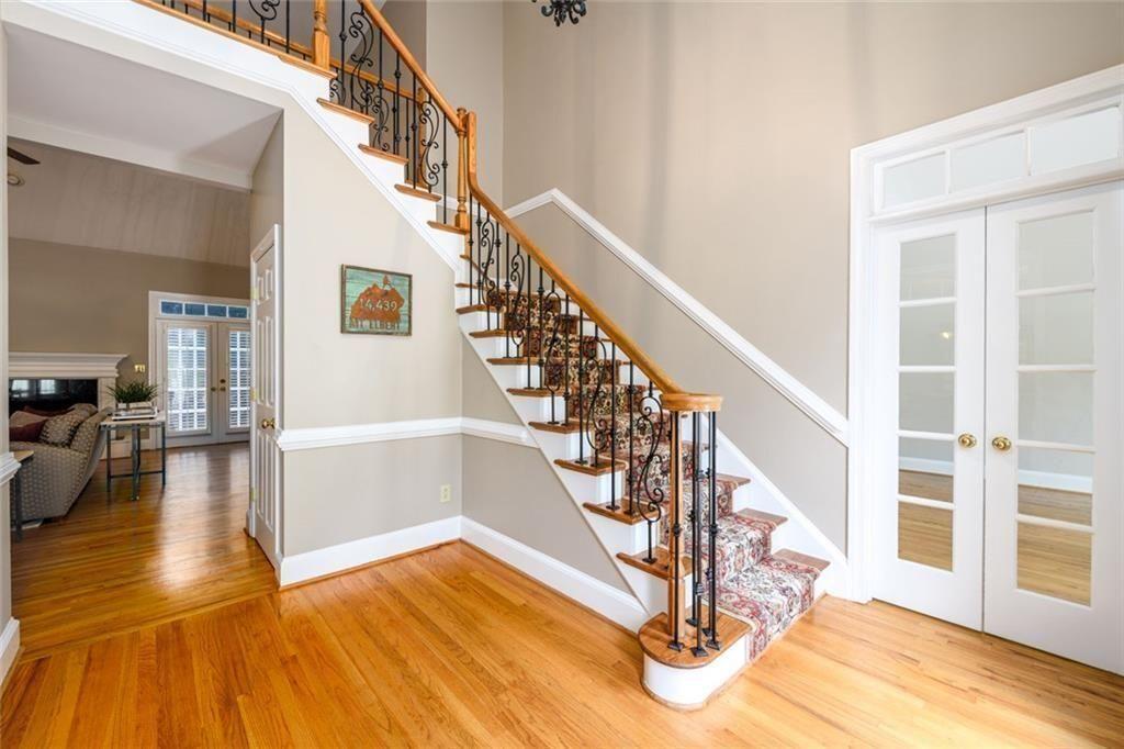 1202 Lake Washington Drive