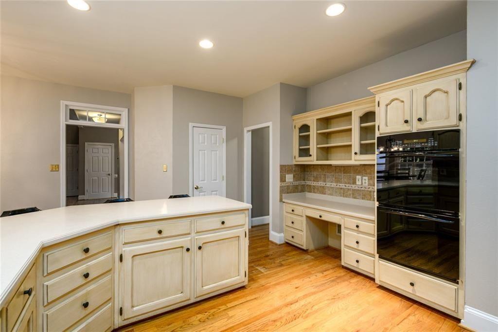 1202 Lake Washington Drive