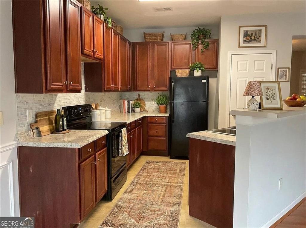 2555 Flat Shoals Road 1703