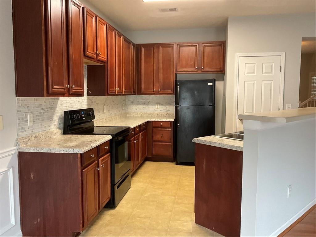 2555 Flat Shoals Road 1703