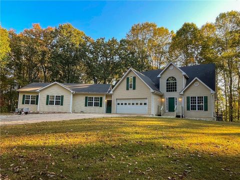 A home in Dawsonville