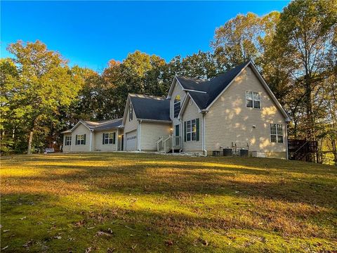 A home in Dawsonville