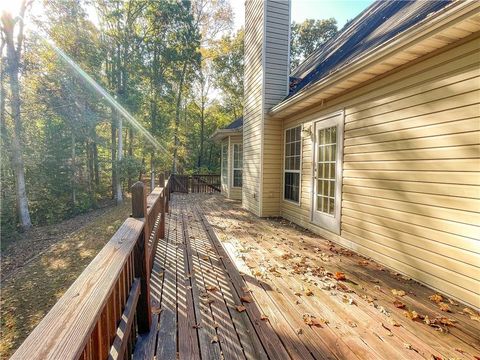 A home in Dawsonville