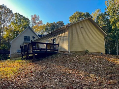 A home in Dawsonville