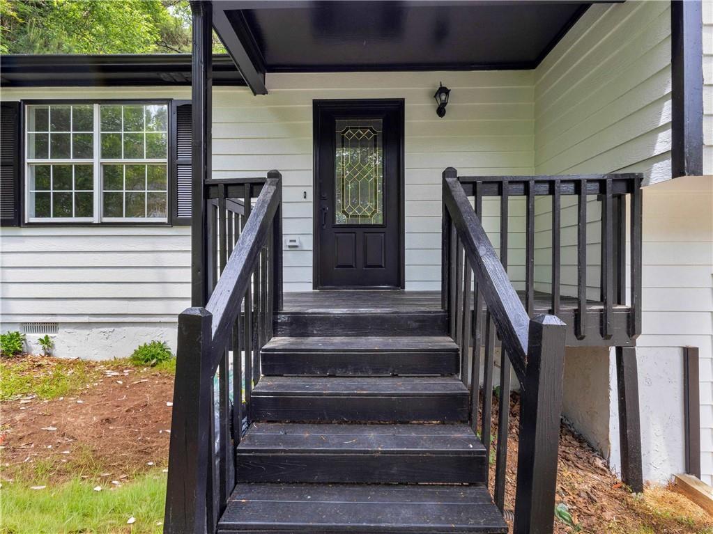 225 Hampton Drive - Photo 4