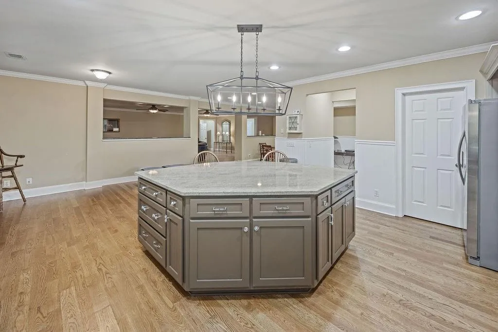 Canton, Georgia 30115, United States, 5 Bedrooms Bedrooms, ,6 BathroomsBathrooms,Residential,Active,126820