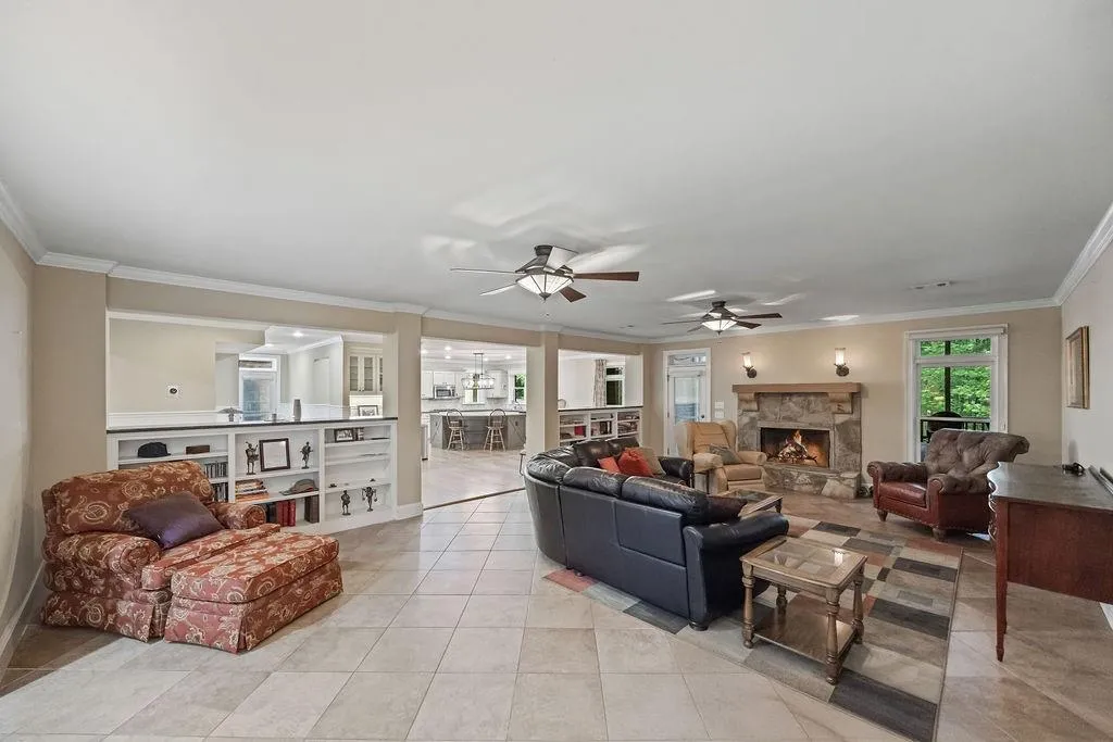 Canton, Georgia 30115, United States, 5 Bedrooms Bedrooms, ,6 BathroomsBathrooms,Residential,Active,126820