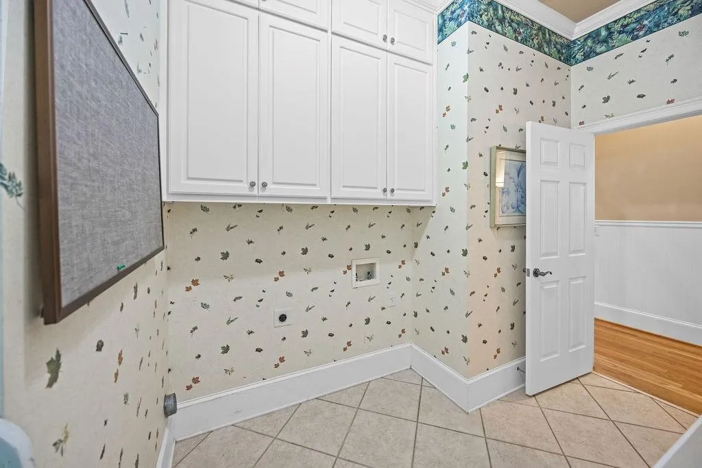 Canton, Georgia 30115, United States, 5 Bedrooms Bedrooms, ,6 BathroomsBathrooms,Residential,Active,126820