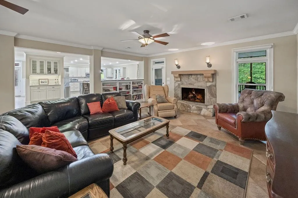 Canton, Georgia 30115, United States, 5 Bedrooms Bedrooms, ,6 BathroomsBathrooms,Residential,Active,126820