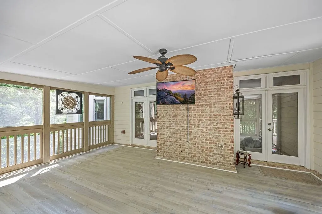 Canton, Georgia 30115, United States, 5 Bedrooms Bedrooms, ,6 BathroomsBathrooms,Residential,Active,126820