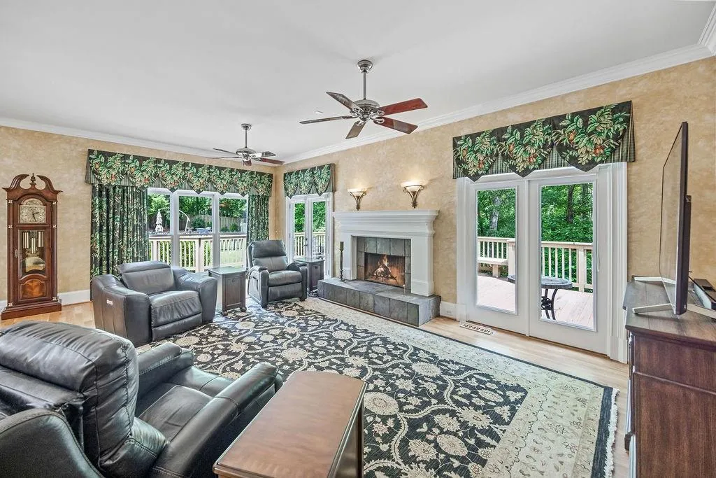 Canton, Georgia 30115, United States, 5 Bedrooms Bedrooms, ,6 BathroomsBathrooms,Residential,Active,126820