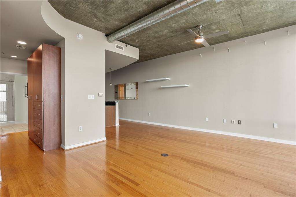 923 Peachtree Street NE 1136