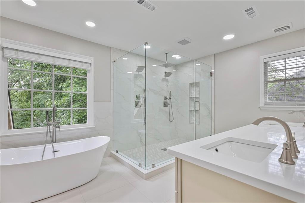 963 Bolingbrook Drive SW