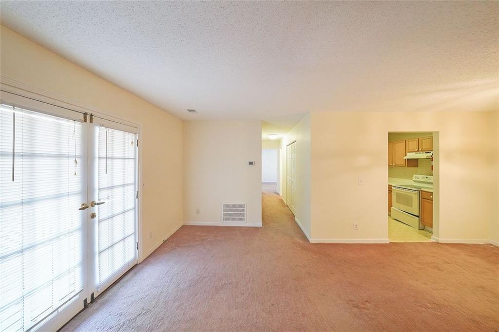 Northlake Manor - Residential