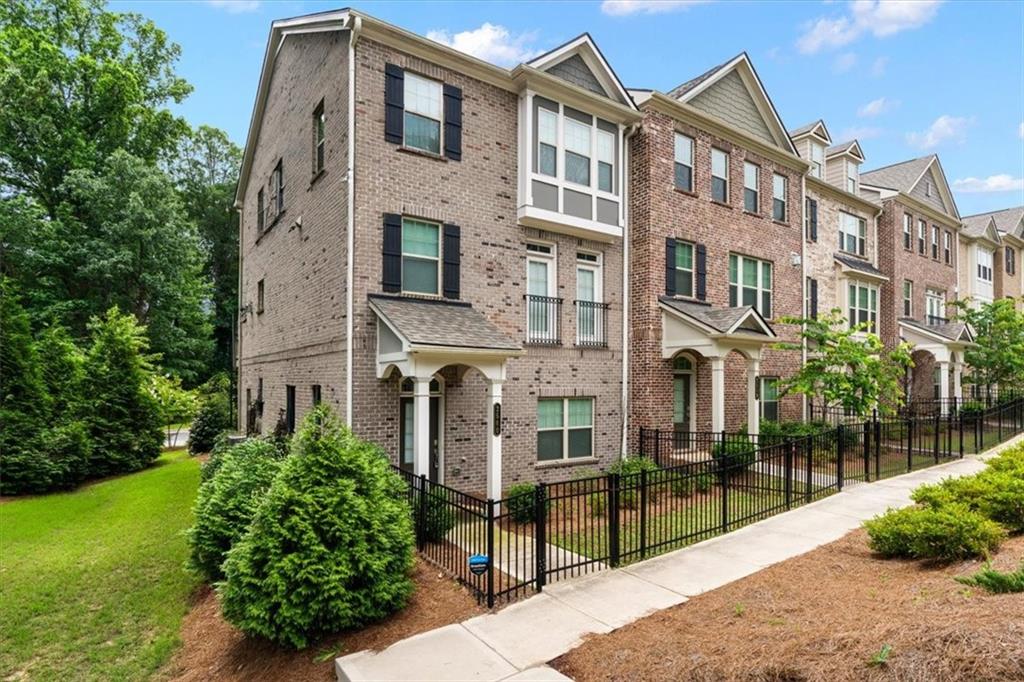 2560 Clairebrooke Bend