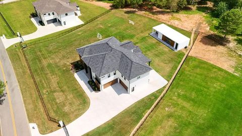 A home in Dacula