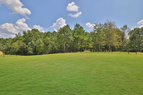 A home in Dacula