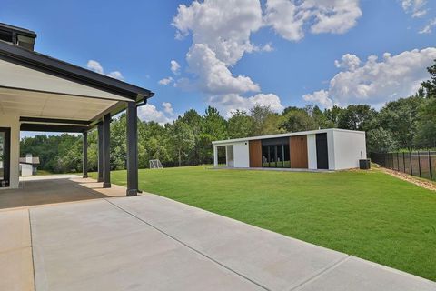 A home in Dacula