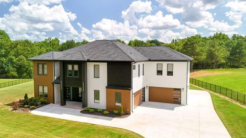 A home in Dacula