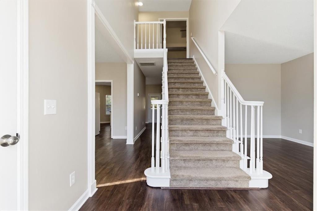 1209 Lainster Drive SE