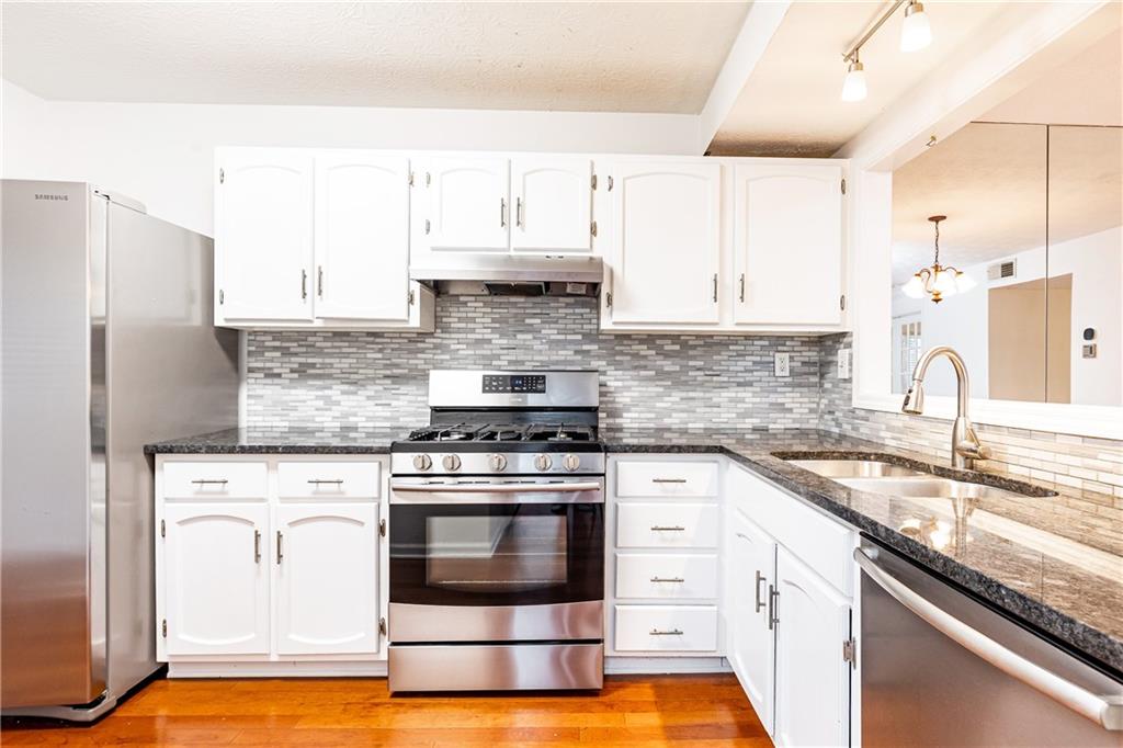 2901 Lenox Way NE 902