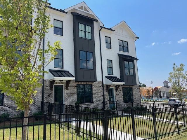 621 Silva Street 124